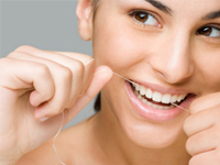 Nghiến răng, dùng tăm khiến răng ngày càng xấu